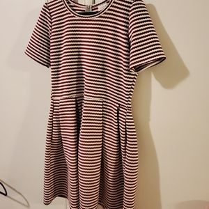 Lularoe dress burgundy and cream with pockets XL